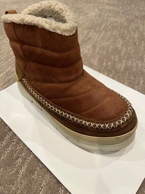 Manitobah cozy Brown Sherpa-Lined Women's Ankle Boot